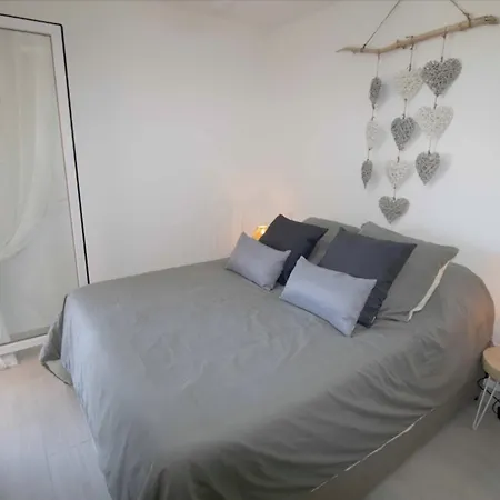 Bright Apt Of 32 M Renovated Near Town Fréjus Exterior photo