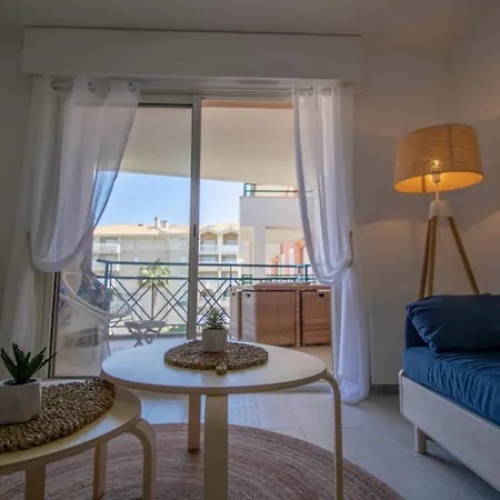 Bright Apt Of 32 M Renovated Near Town Fréjus Exterior photo